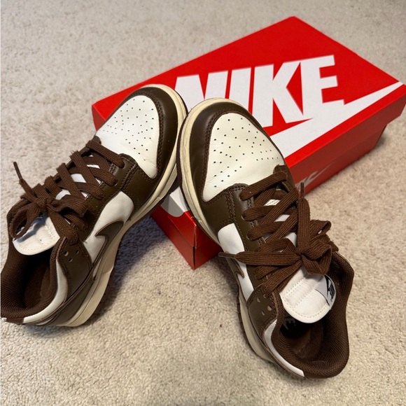 Nike dunks Chocolate and Cream Sneakers - Picture 5 of 6